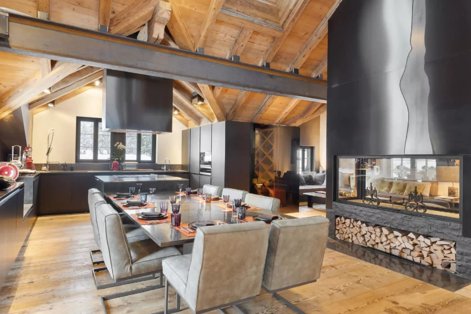 Modern Luxury Duplex In Central Gstaad-Dining room