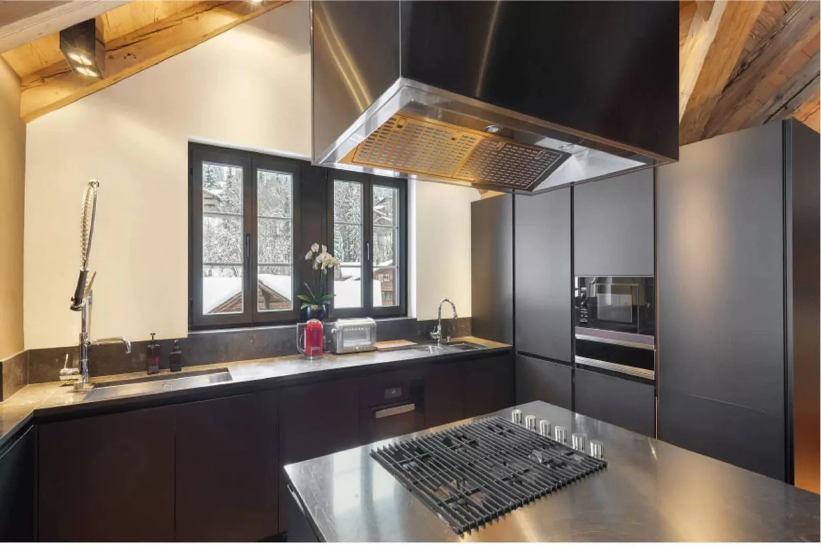Modern Luxury Duplex In Central Gstaad-Kitchen