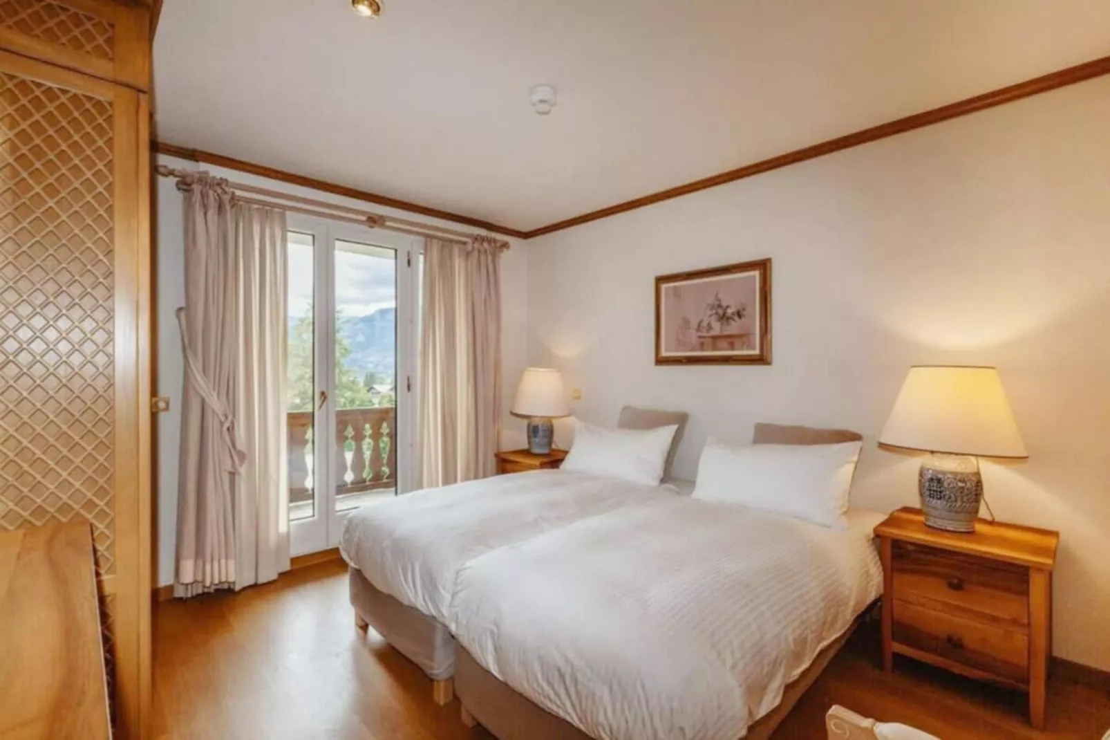 Luxurious serviced Flat in TOP 5 Star Park Hotel-Bedroom
