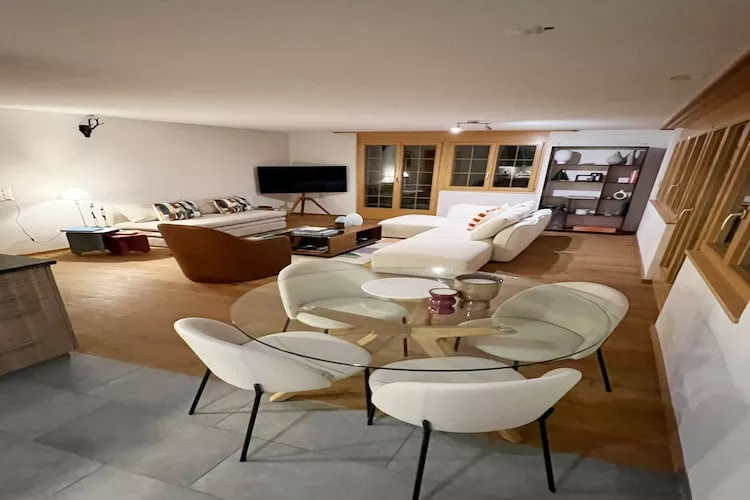 Great apartment close to the romantic Arnen lake-Dining room