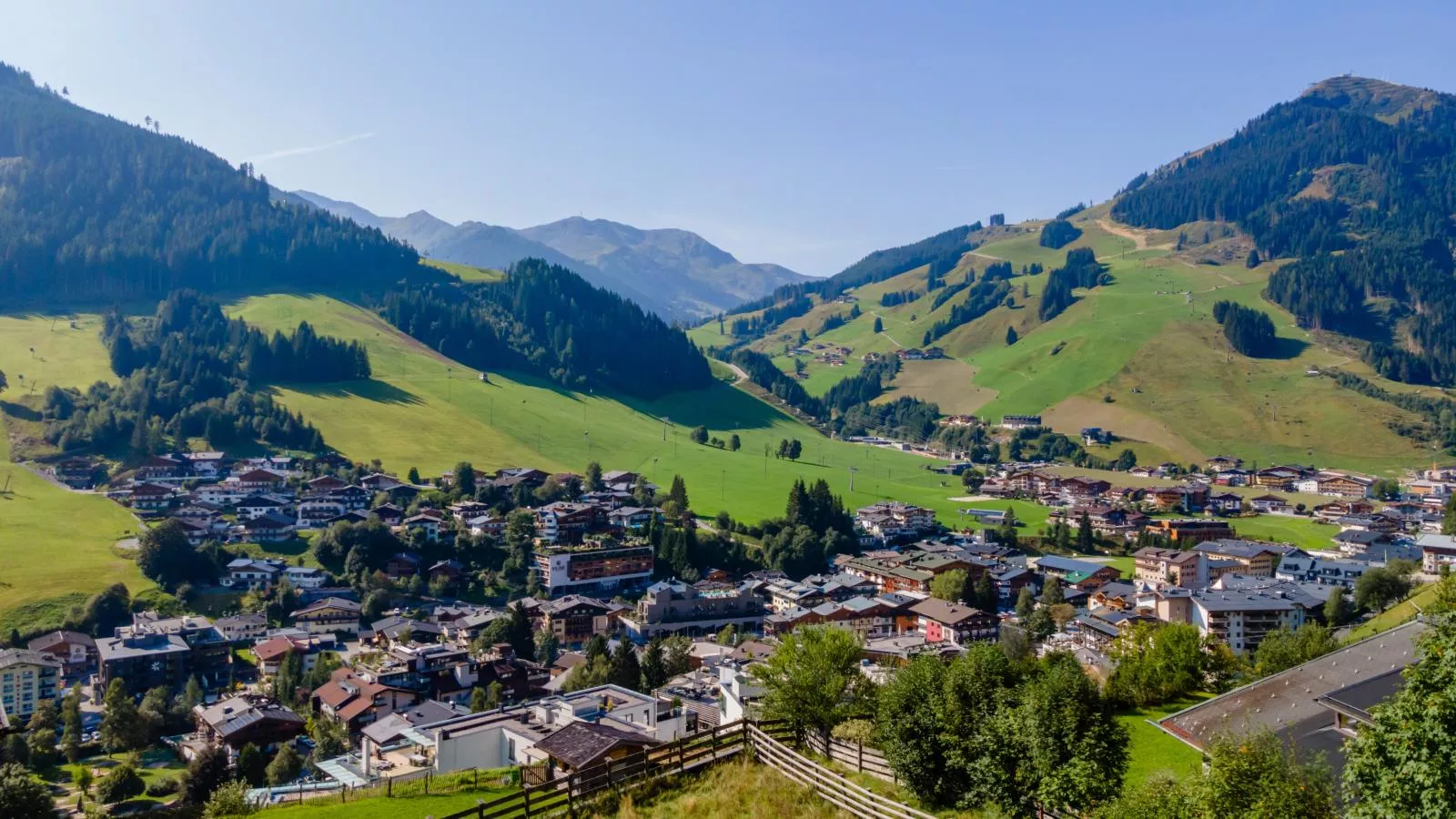 Traumlage Ski in - Ski out-View summer