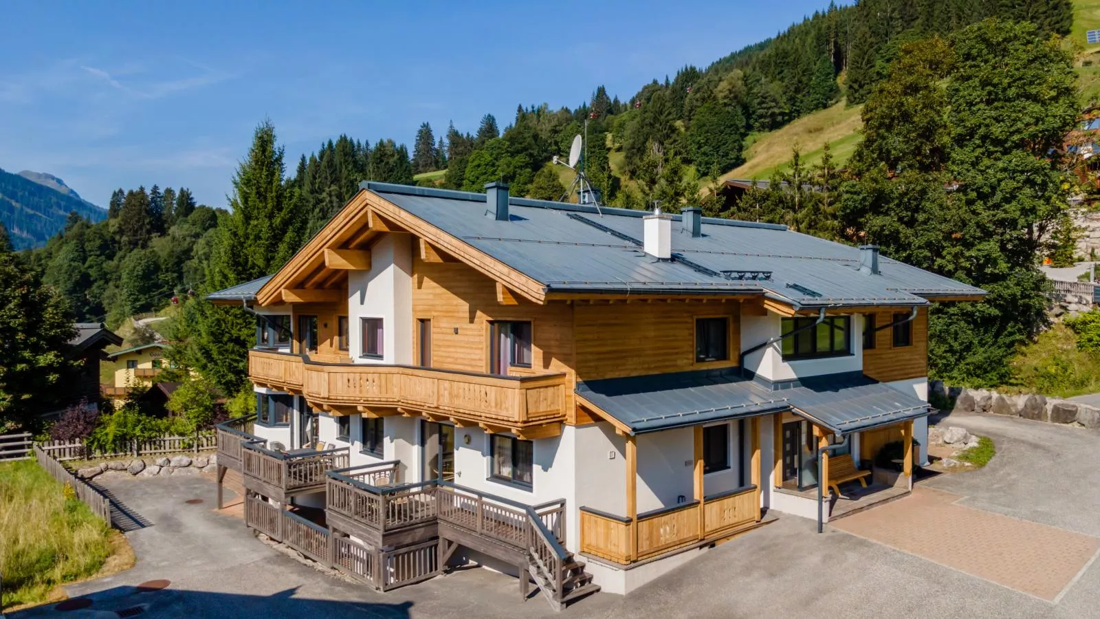 Traumlage Ski in - Ski out-Exterior summer