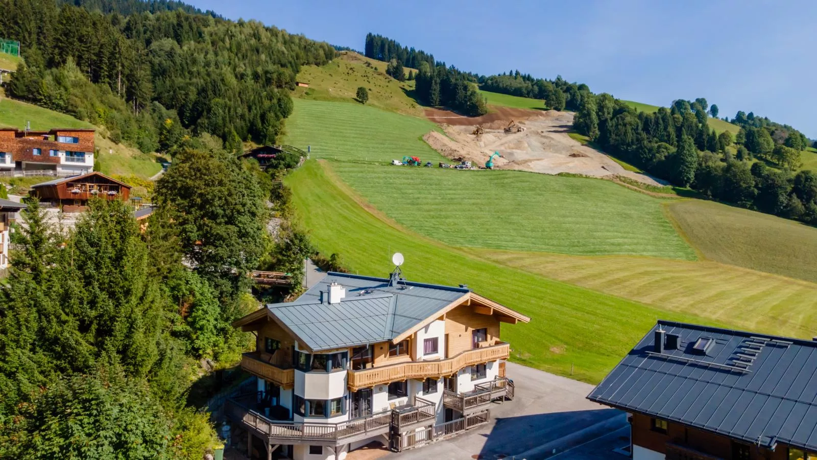 Traumlage Ski in - Ski out-Exterior summer