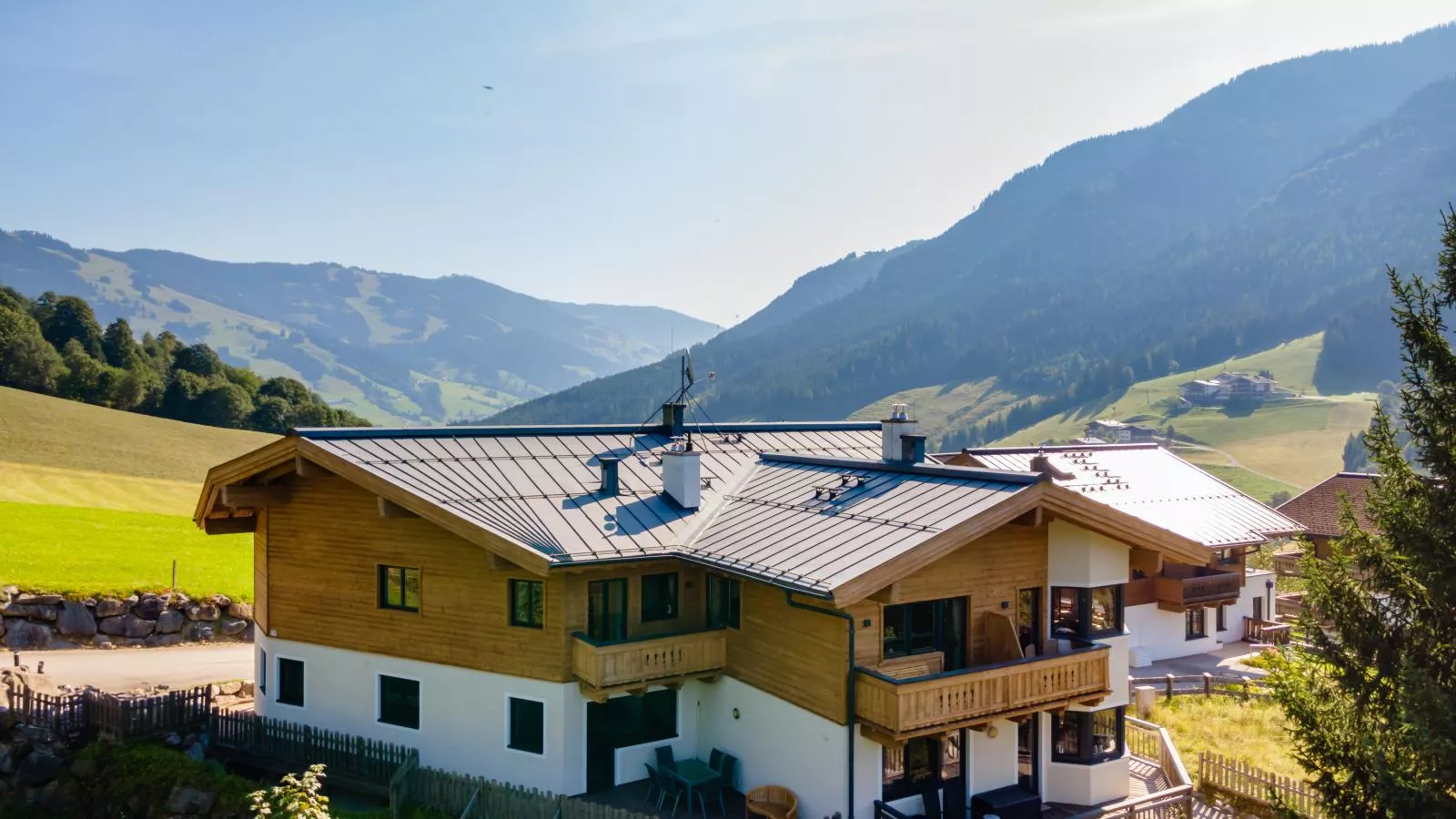 Traumlage Ski in - Ski out-Exterior summer