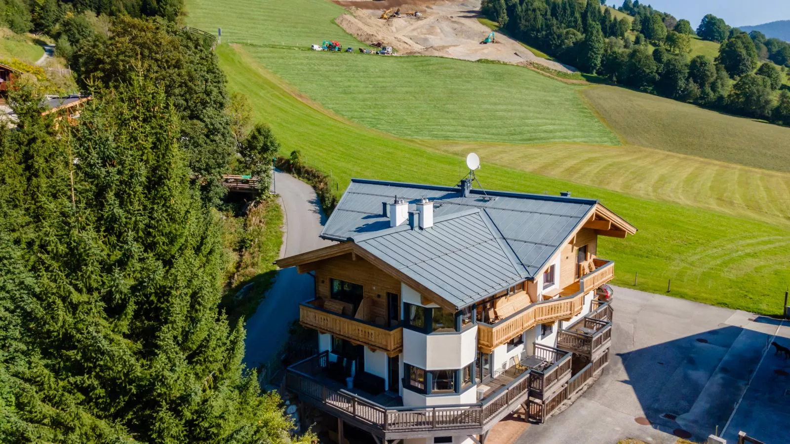 Traumlage Ski in - Ski out-Exterior summer
