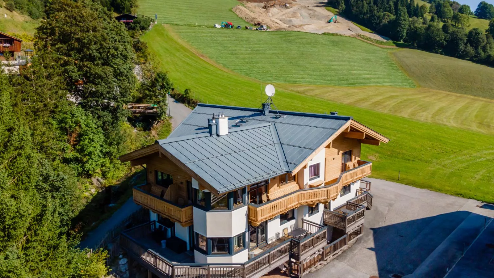 Traumlage Ski in - Ski out-Exterior summer