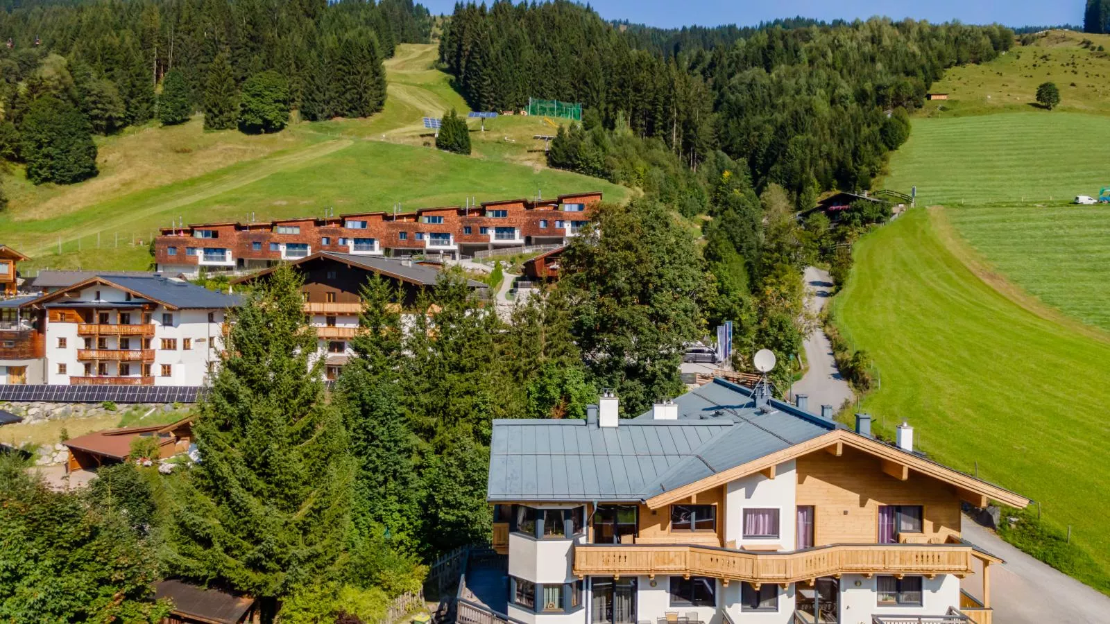 Traumlage Ski in - Ski out-Exterior summer