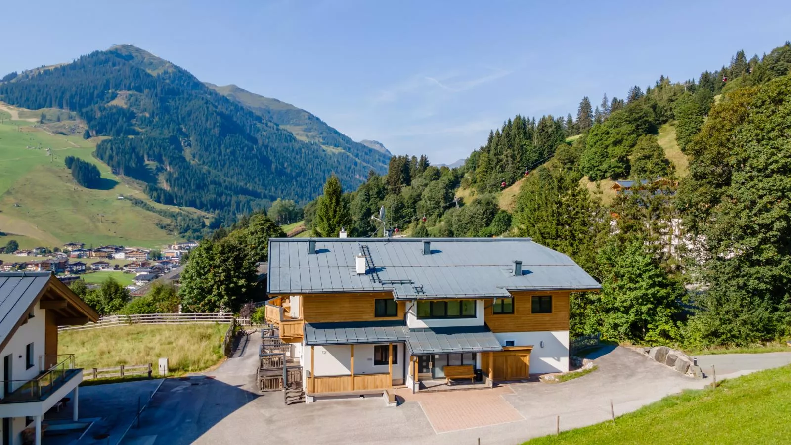 Traumlage Ski in - Ski out-Exterior summer