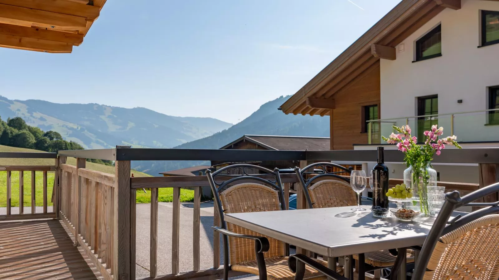 Panoramablick Ski in - Ski out-Terrace balcony