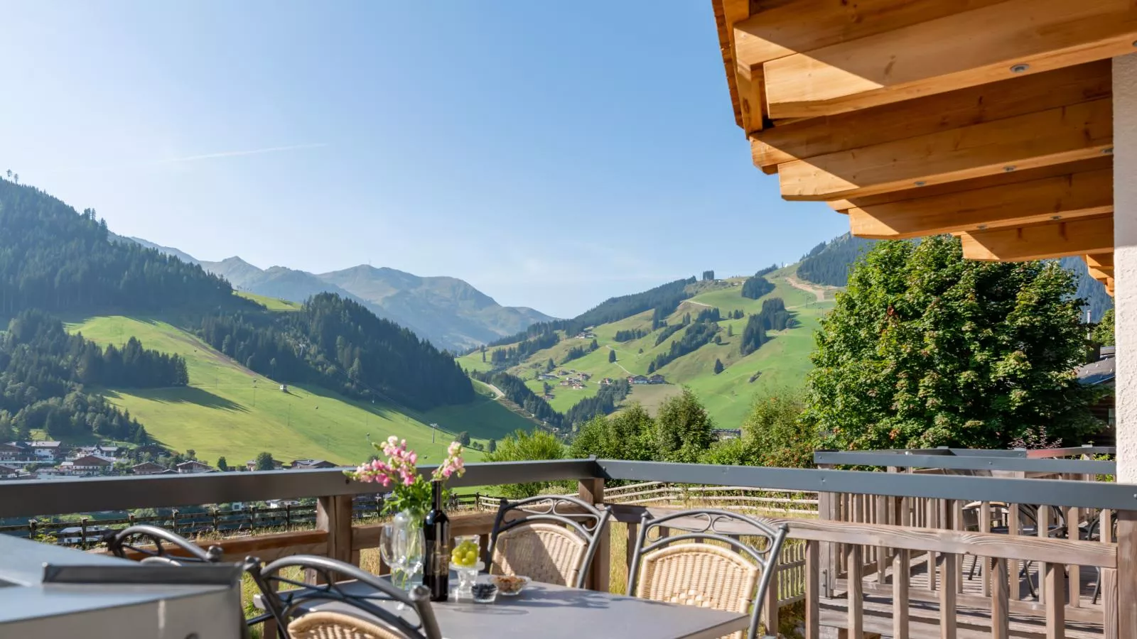 Panoramablick Ski in - Ski out-Terrace balcony