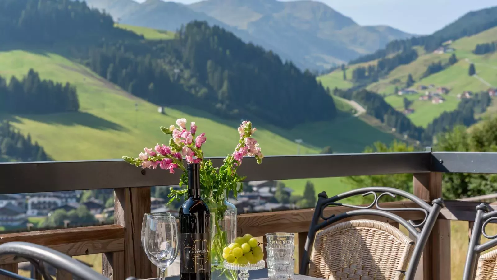 Panoramablick Ski in - Ski out-Terrace balcony