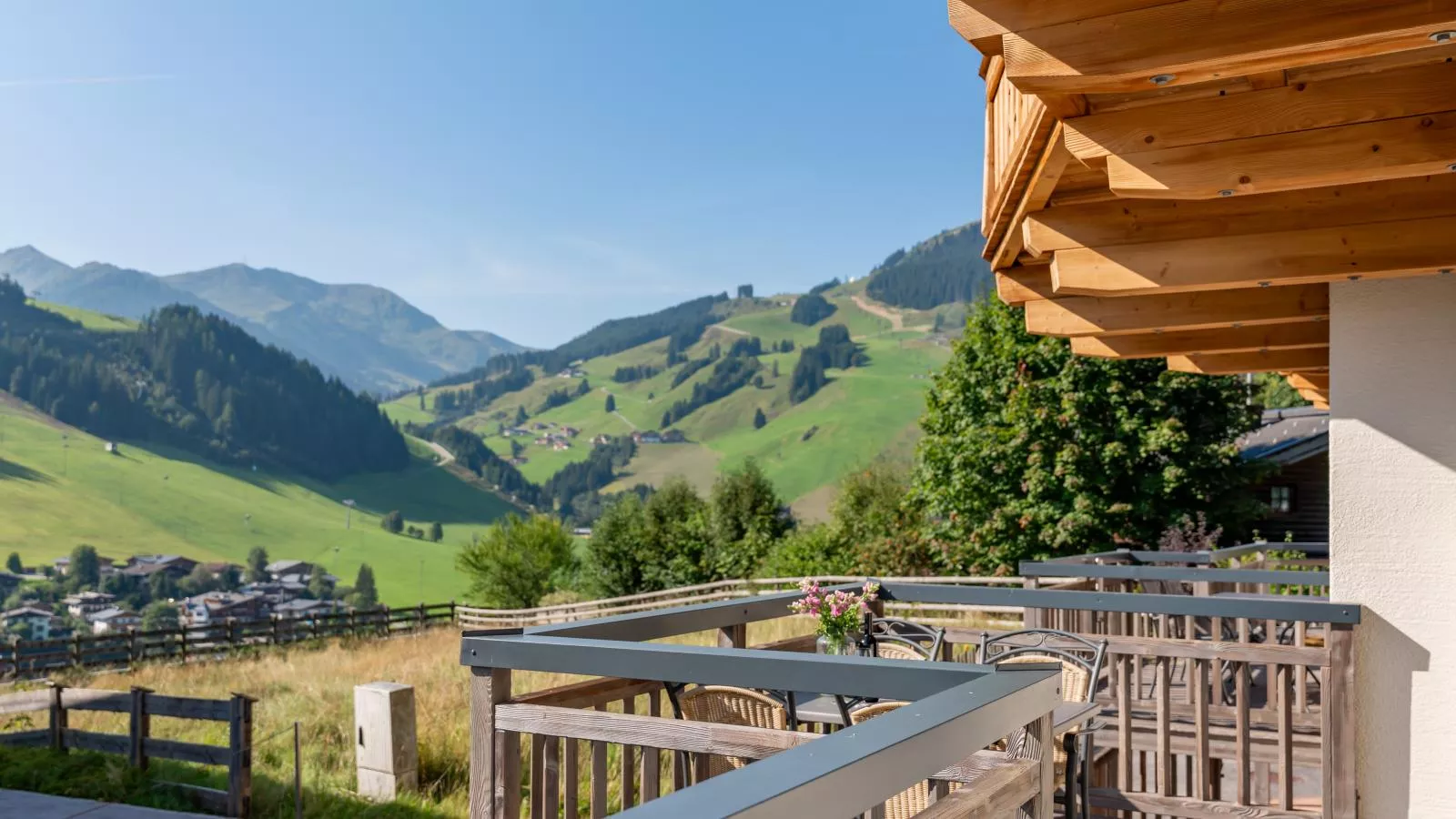 Panoramablick Ski in - Ski out-Terrace balcony