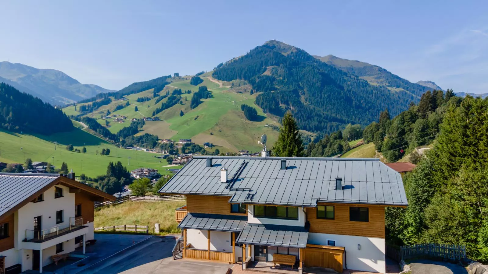 Panoramablick Ski in - Ski out-Exterior summer