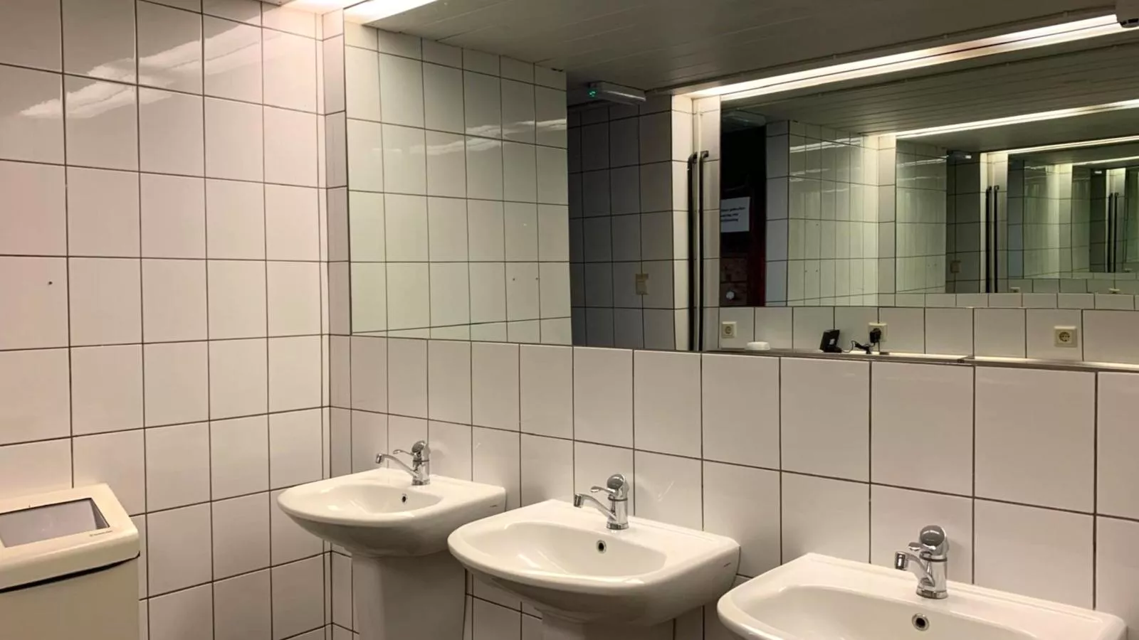 De Kaag Watersport Groepsaccommodatie - 80 pers-Bathroom