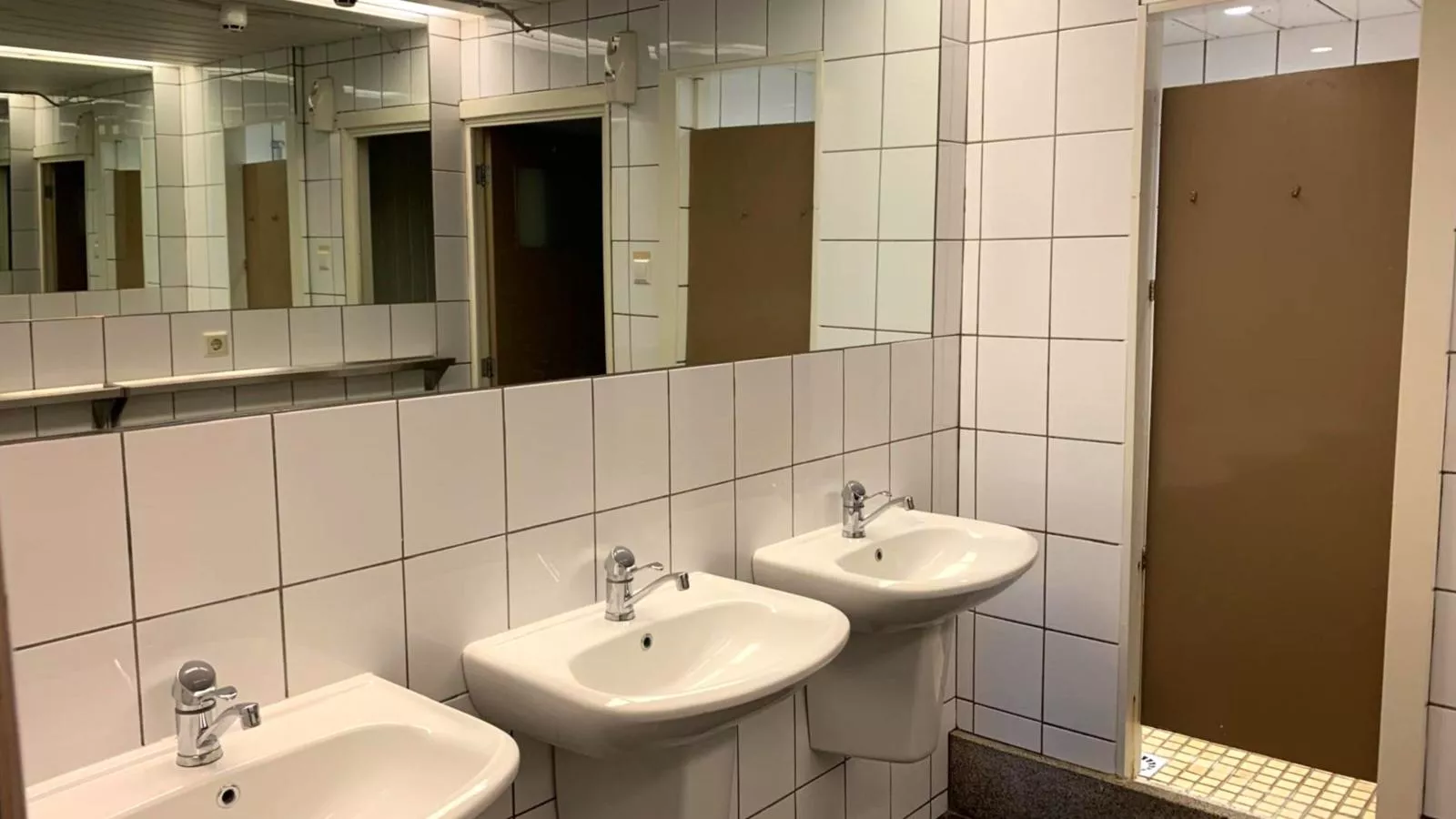 De Kaag Watersport Groepsaccommodatie - 80 pers-Bathroom