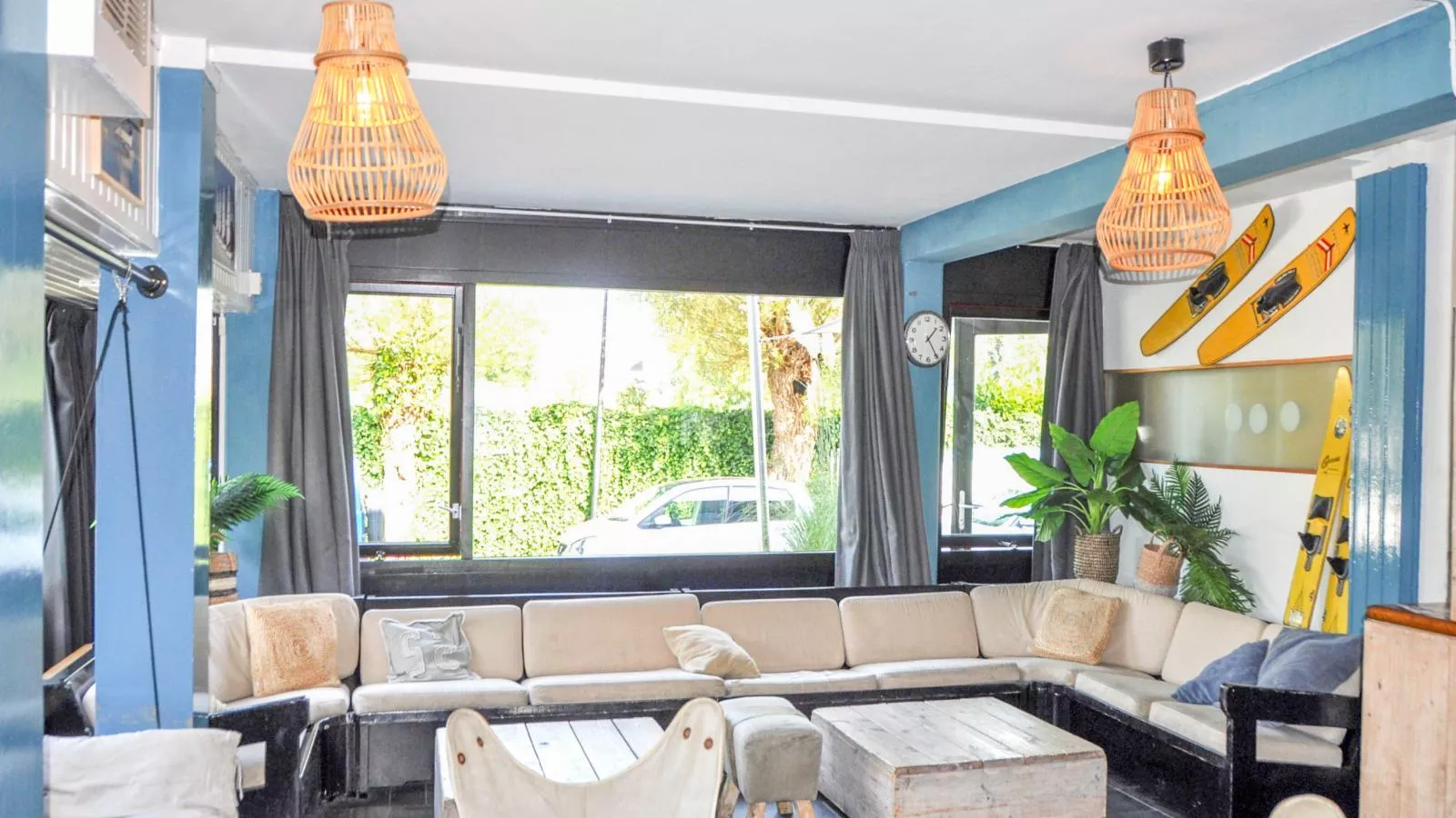 De Kaag Watersport Groepsaccommodatie - 50 pers-Living room