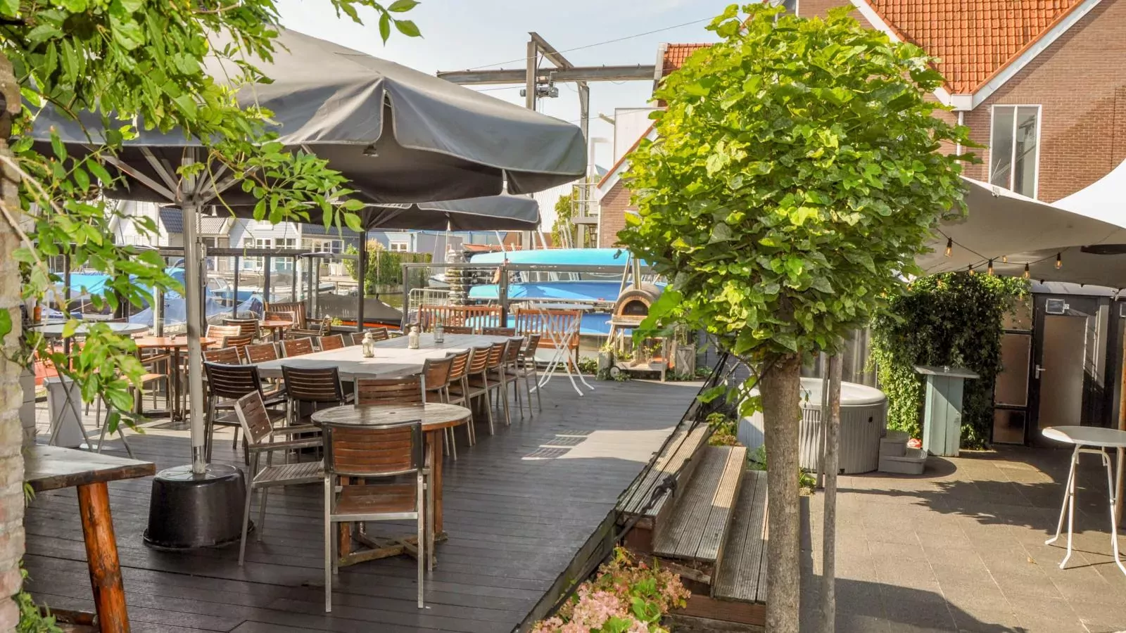 De Kaag Watersport Groepsaccommodatie - 50 pers-Gardens summer