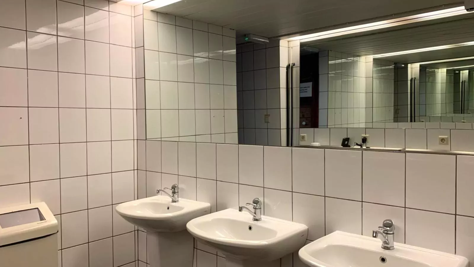 De Kaag Watersport Groepsaccommodatie - 50 pers-Bathroom