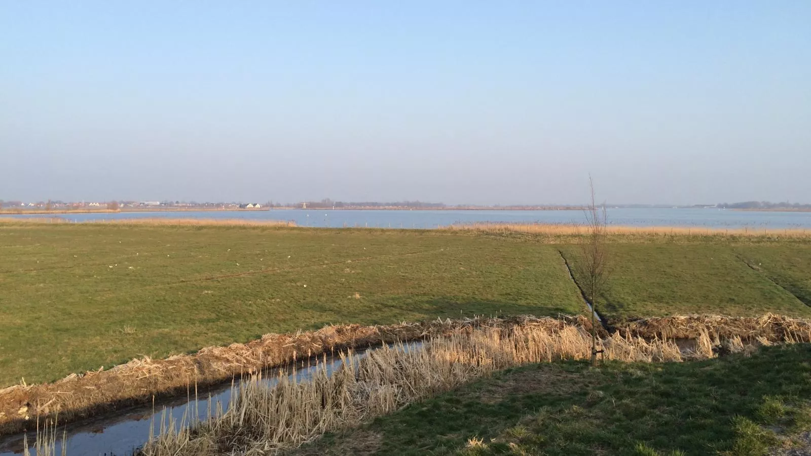 De Kaag Watersport Groepsaccommodatie - 50 pers-Areas summer 1km