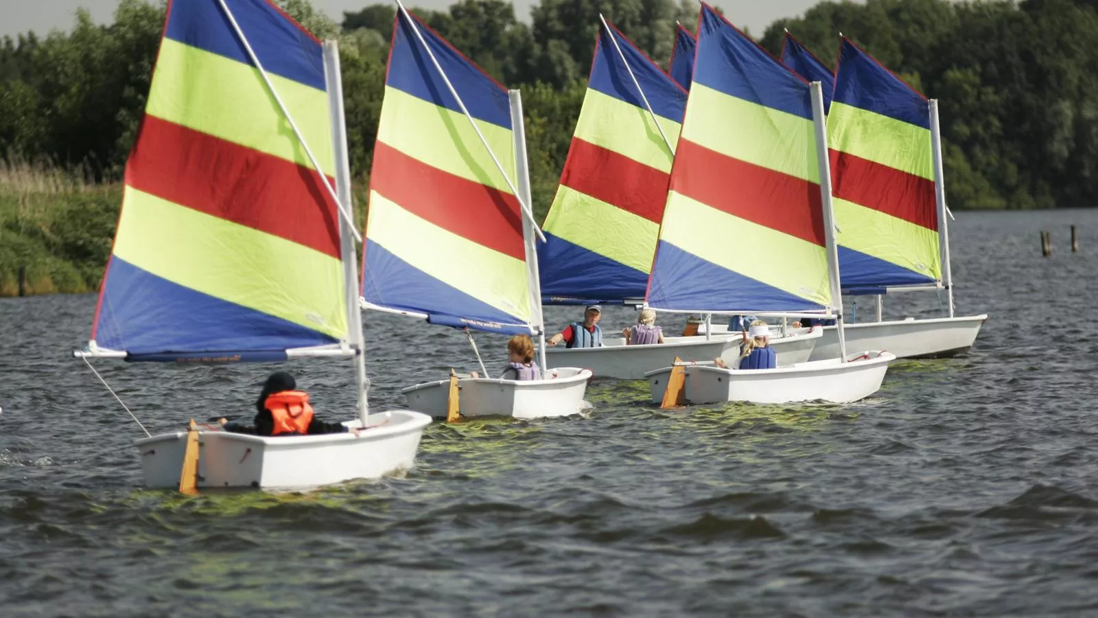 De Kaag Watersport Groepsaccommodatie - 50 pers-Areas summer 1km