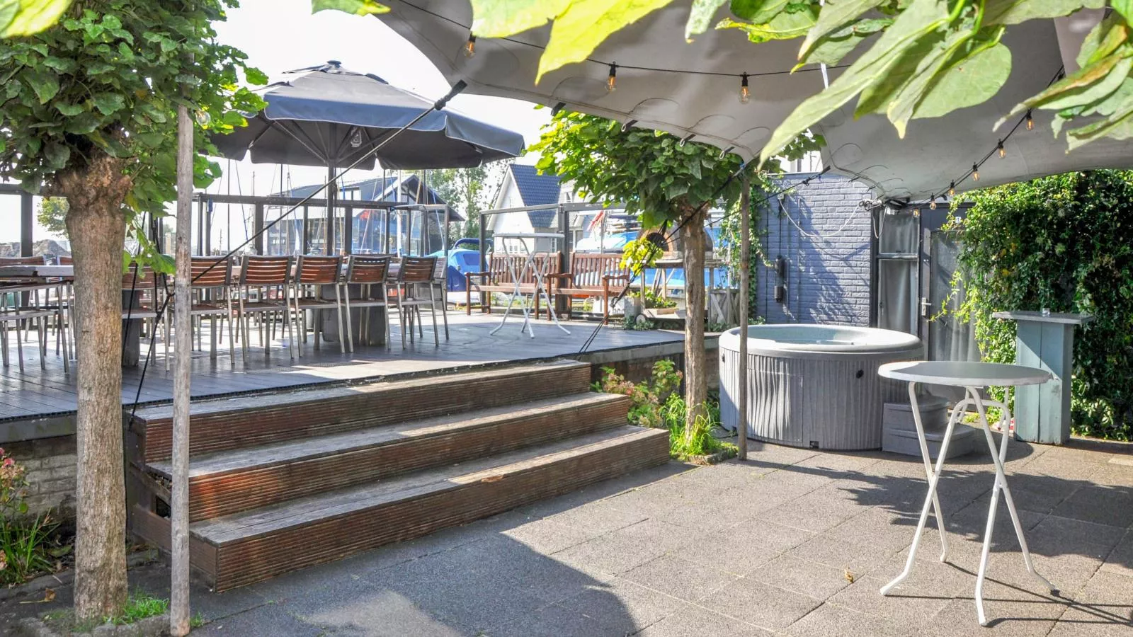 De Kaag Watersport Groepsaccommodatie - 30 pers-Terrace balcony