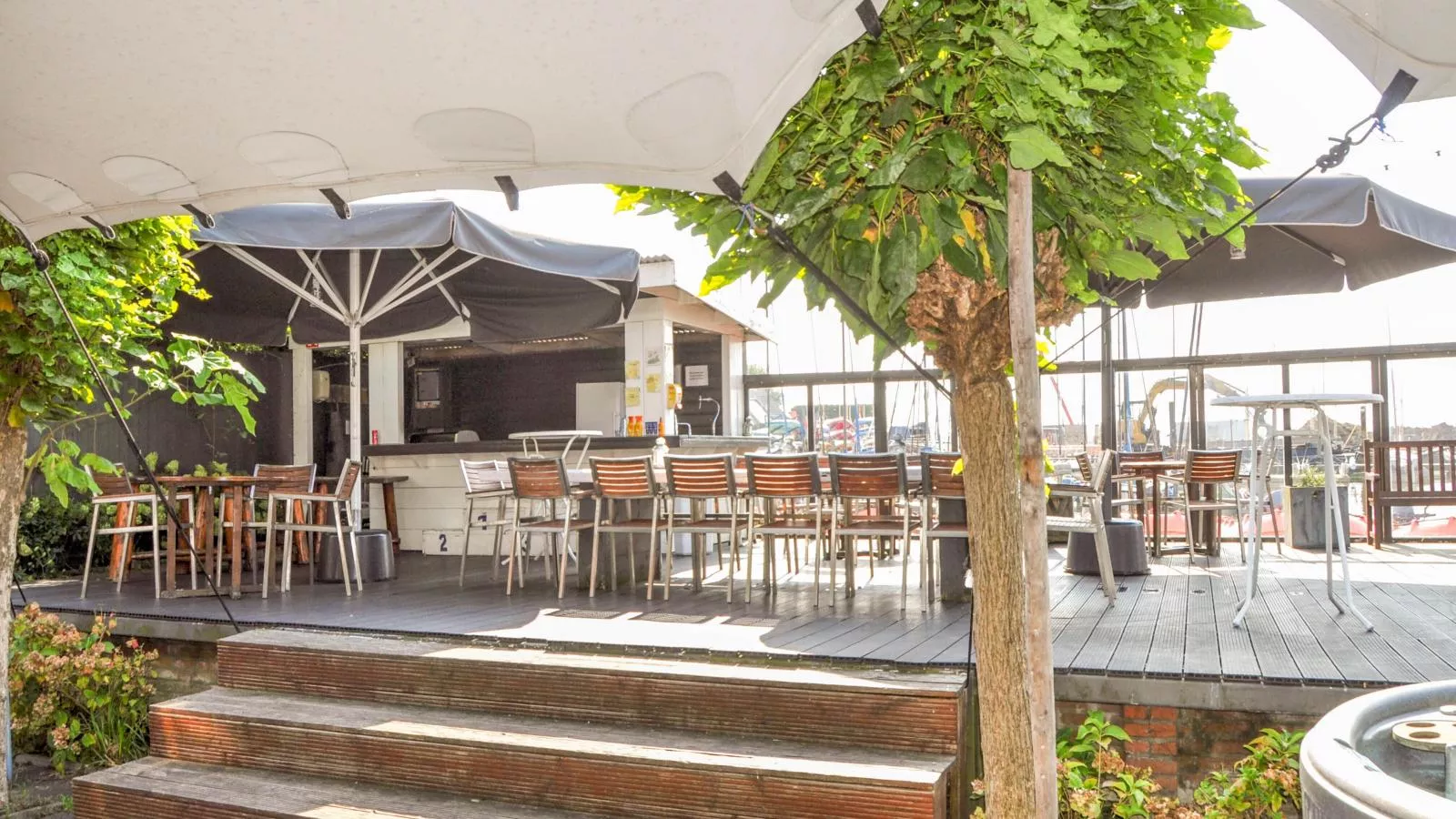 De Kaag Watersport Groepsaccommodatie - 30 pers-Gardens summer