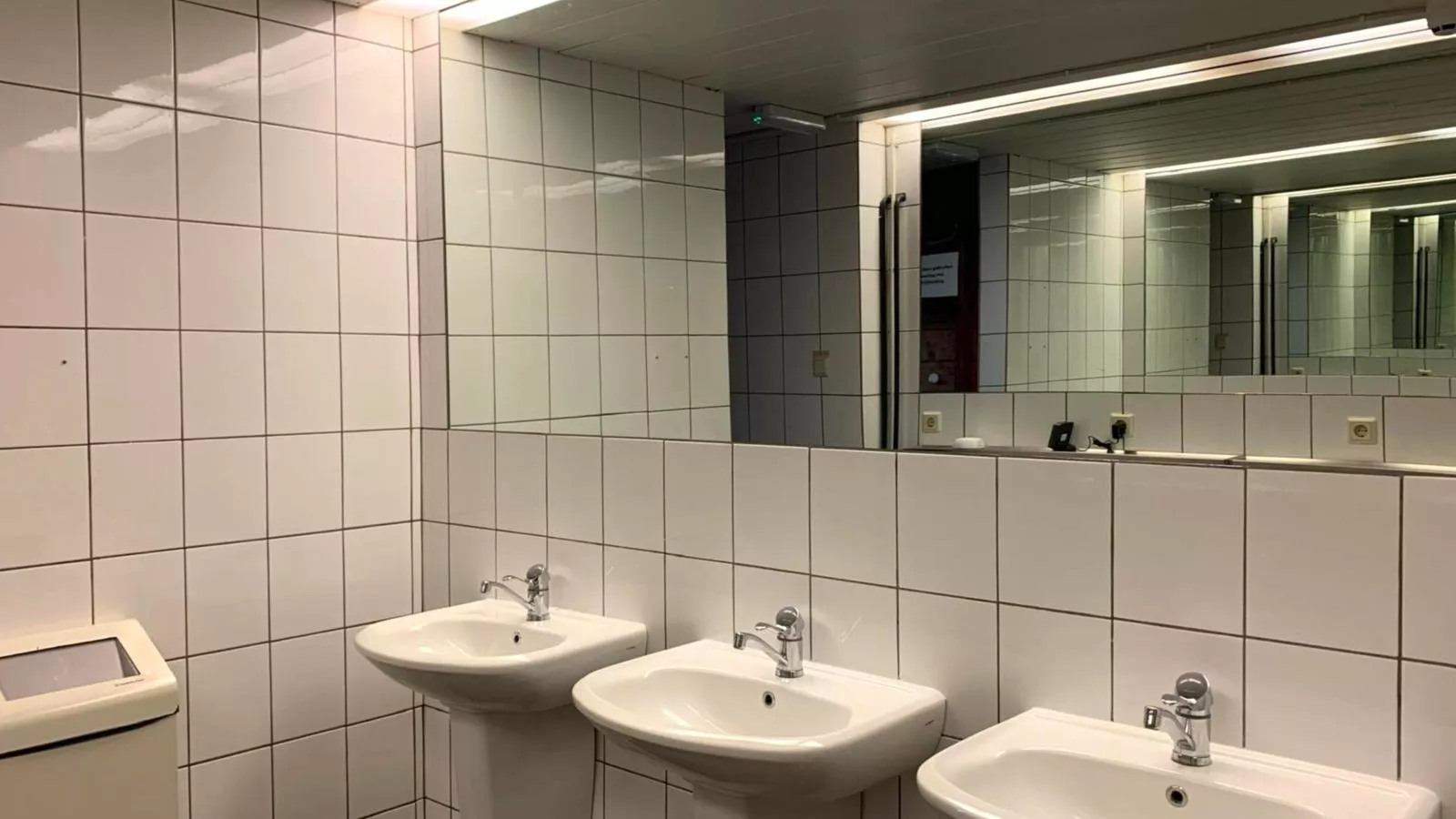 De Kaag Watersport Groepsaccommodatie - 30 pers-Bathroom