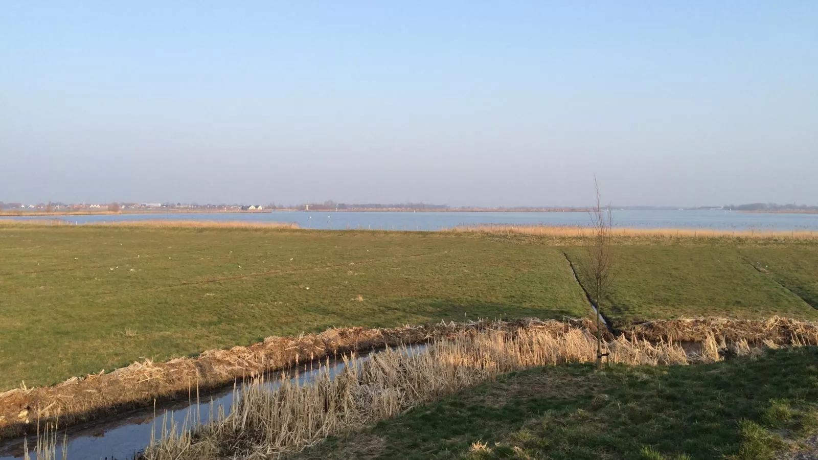 De Kaag Watersport Groepsaccommodatie - 30 pers-Areas summer 1km