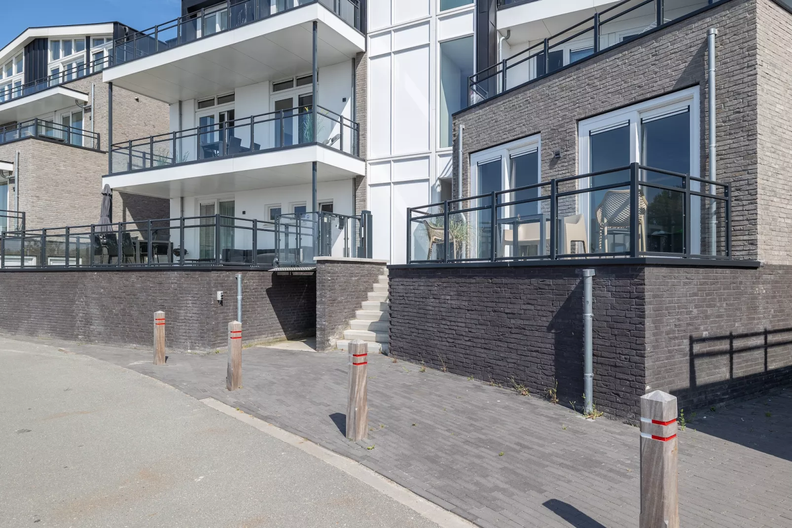 Luxe appartement Vista Maris 'Laguna Beach House' - Havenweg 8-32  Sint-Annaland Oosterschelde-Exterior summer