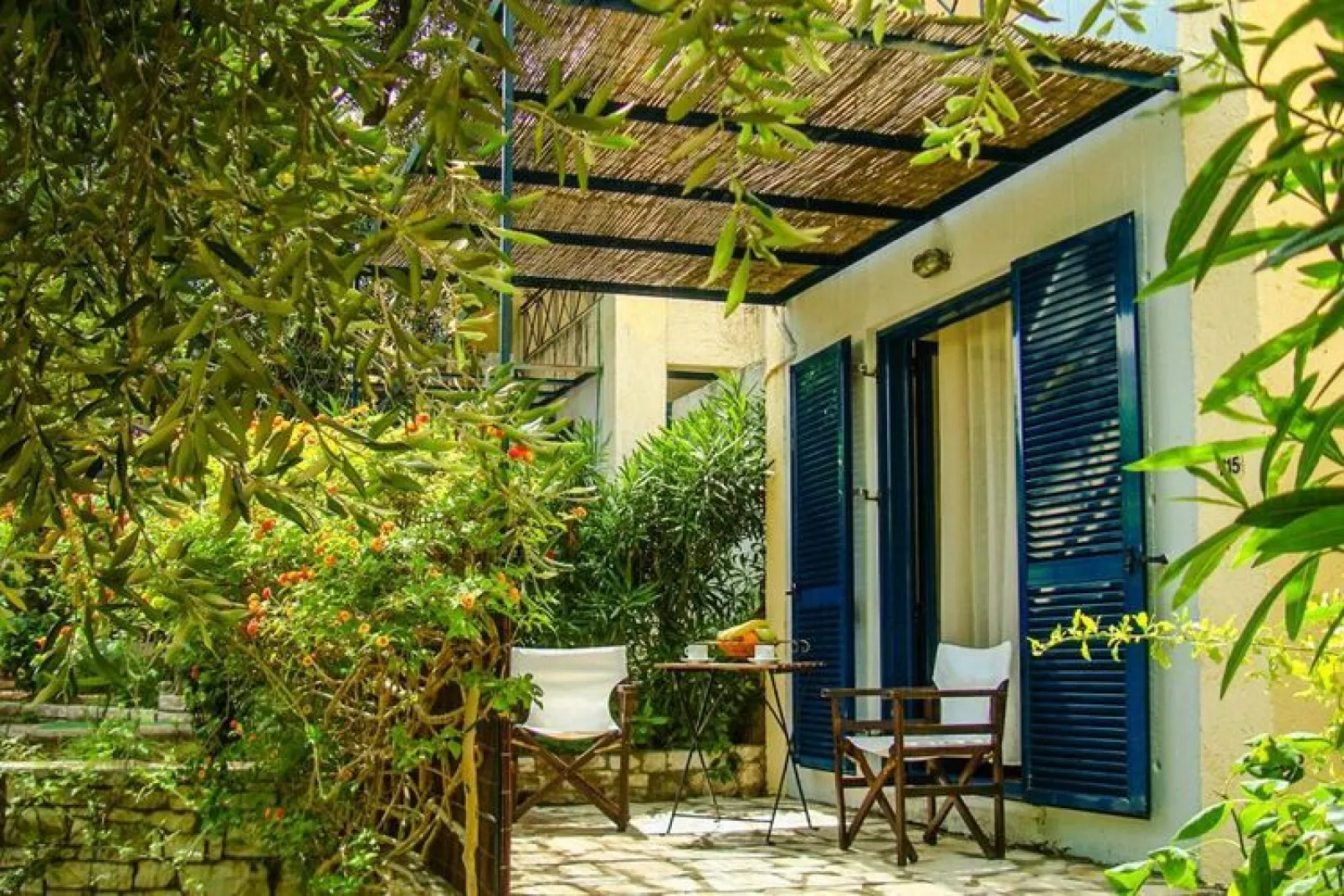 Apartments Manto, Barbati-2-bedroom-apartment, upper floor-Außenbereich Sommer