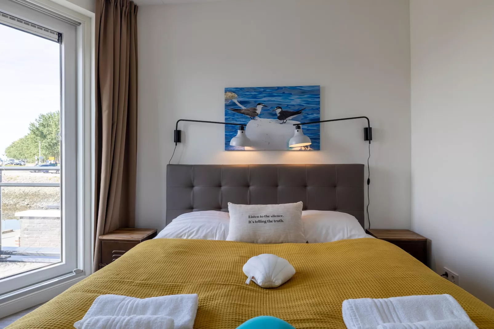 Luxe appartement Vista Maris 'Laguna Beach House' - Havenweg 8-32  Sint-Annaland Oosterschelde-Bedroom