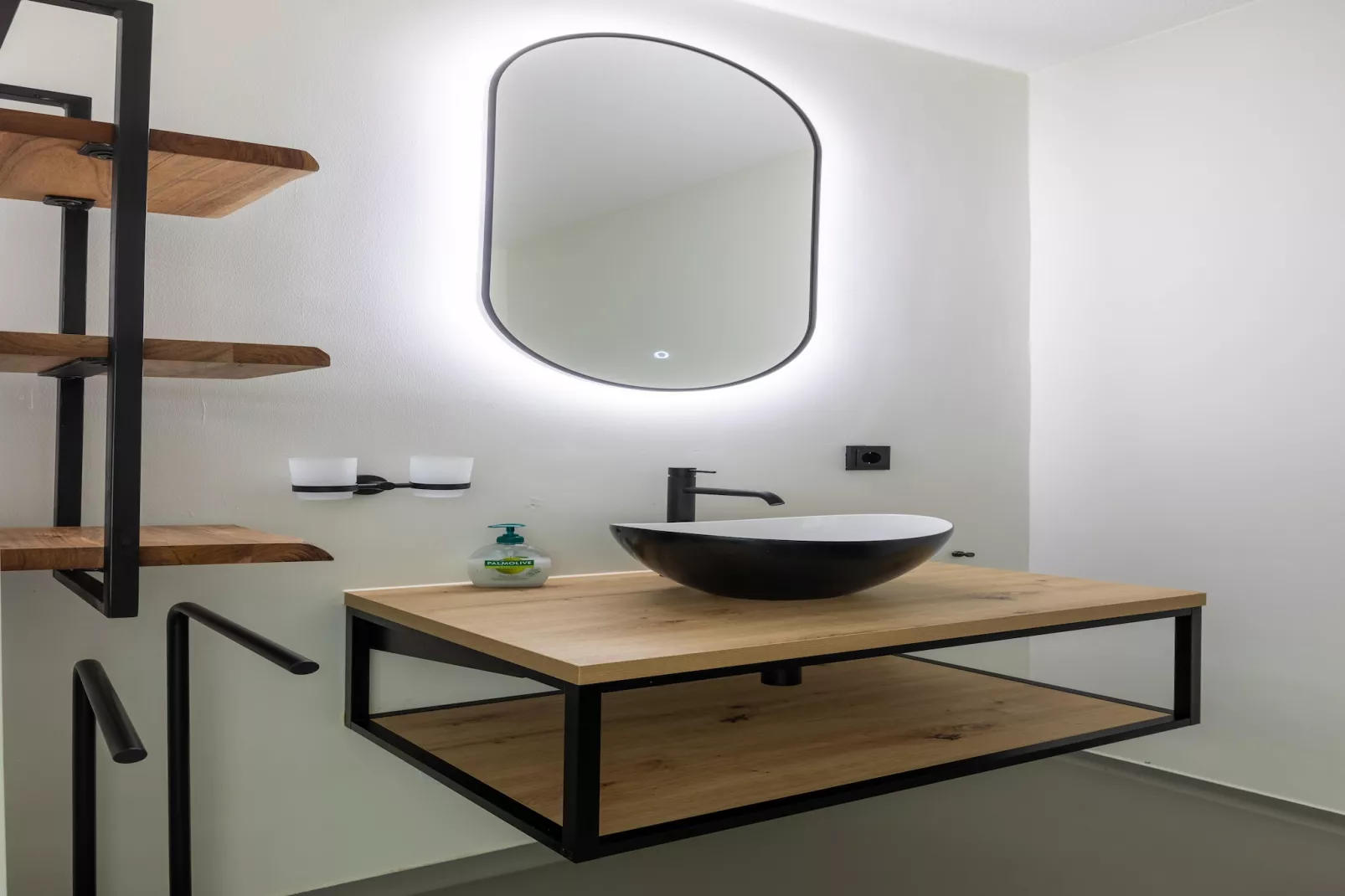 Luxe appartement Vista Maris 'Laguna Beach House' - Havenweg 8-32  Sint-Annaland Oosterschelde-Bathroom
