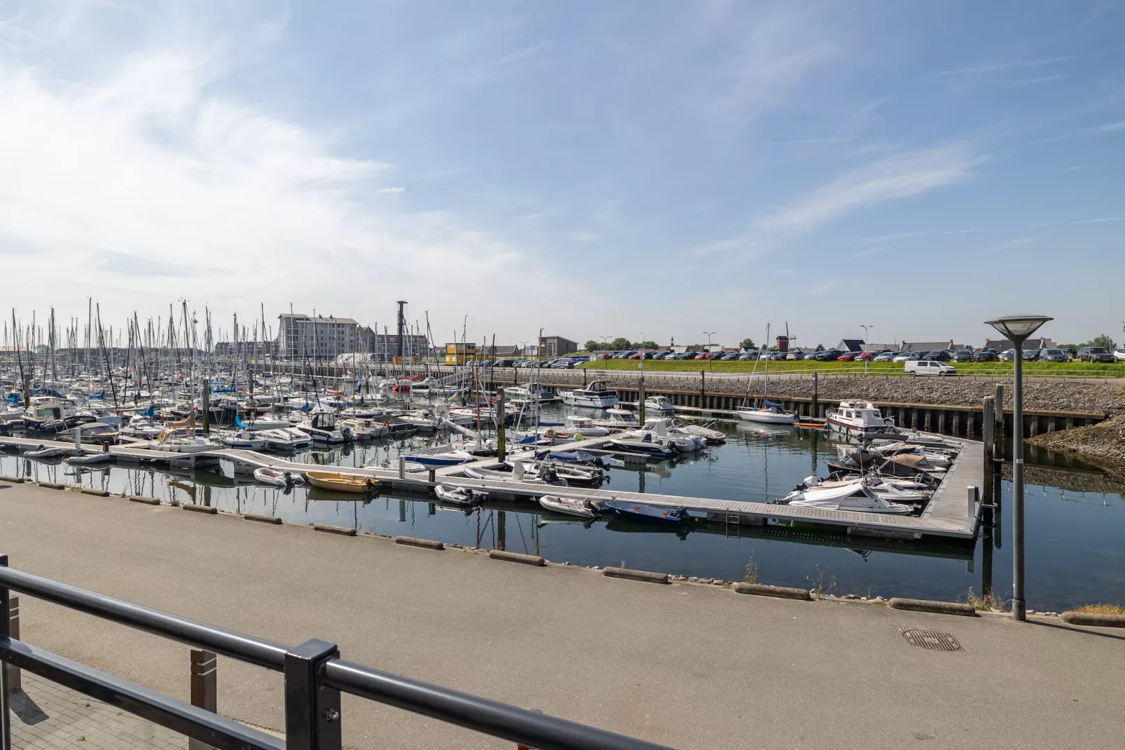 Luxe appartement Vista Maris 'Laguna Beach House' - Havenweg 8-32  Sint-Annaland Oosterschelde-Terrace balcony