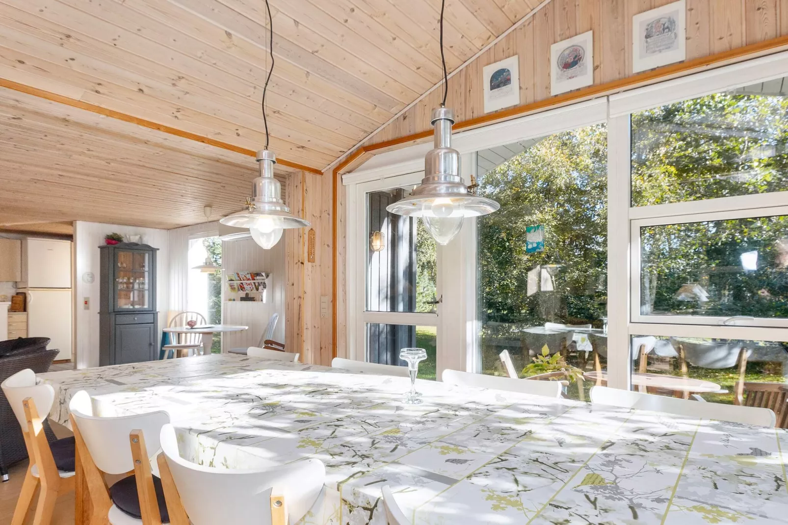Retraite paisible au bord de l  eau-By Traum-Intérieur
