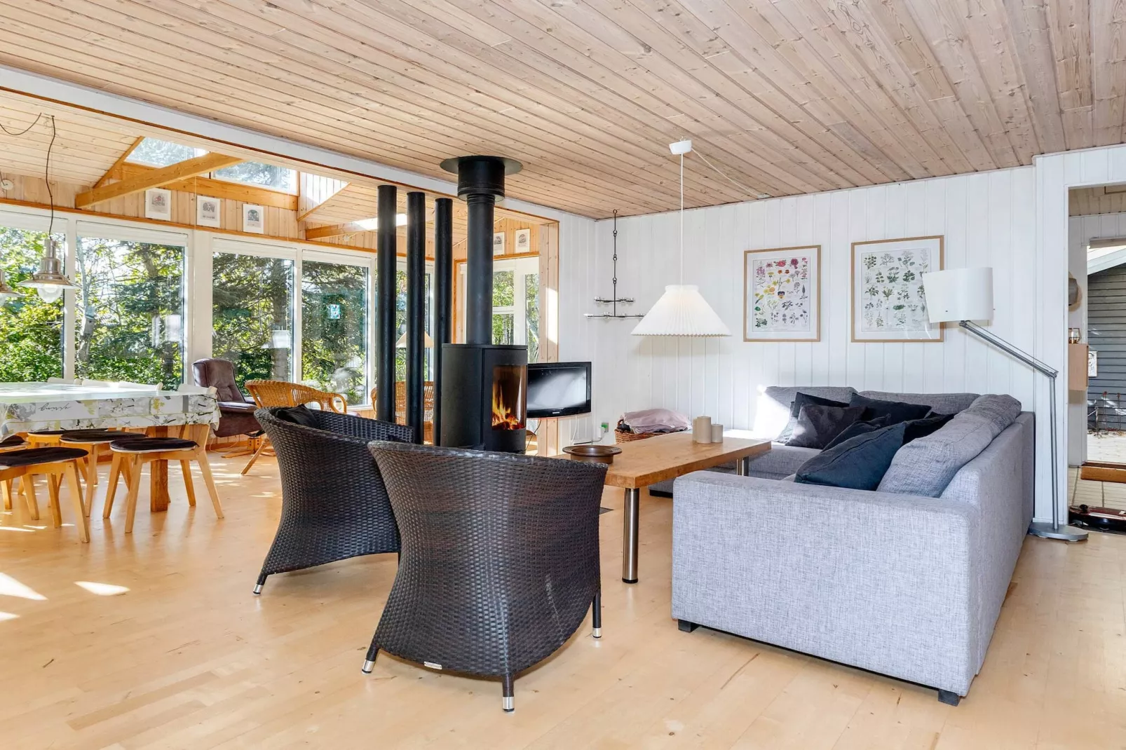 Retraite paisible au bord de l  eau-By Traum-Intérieur
