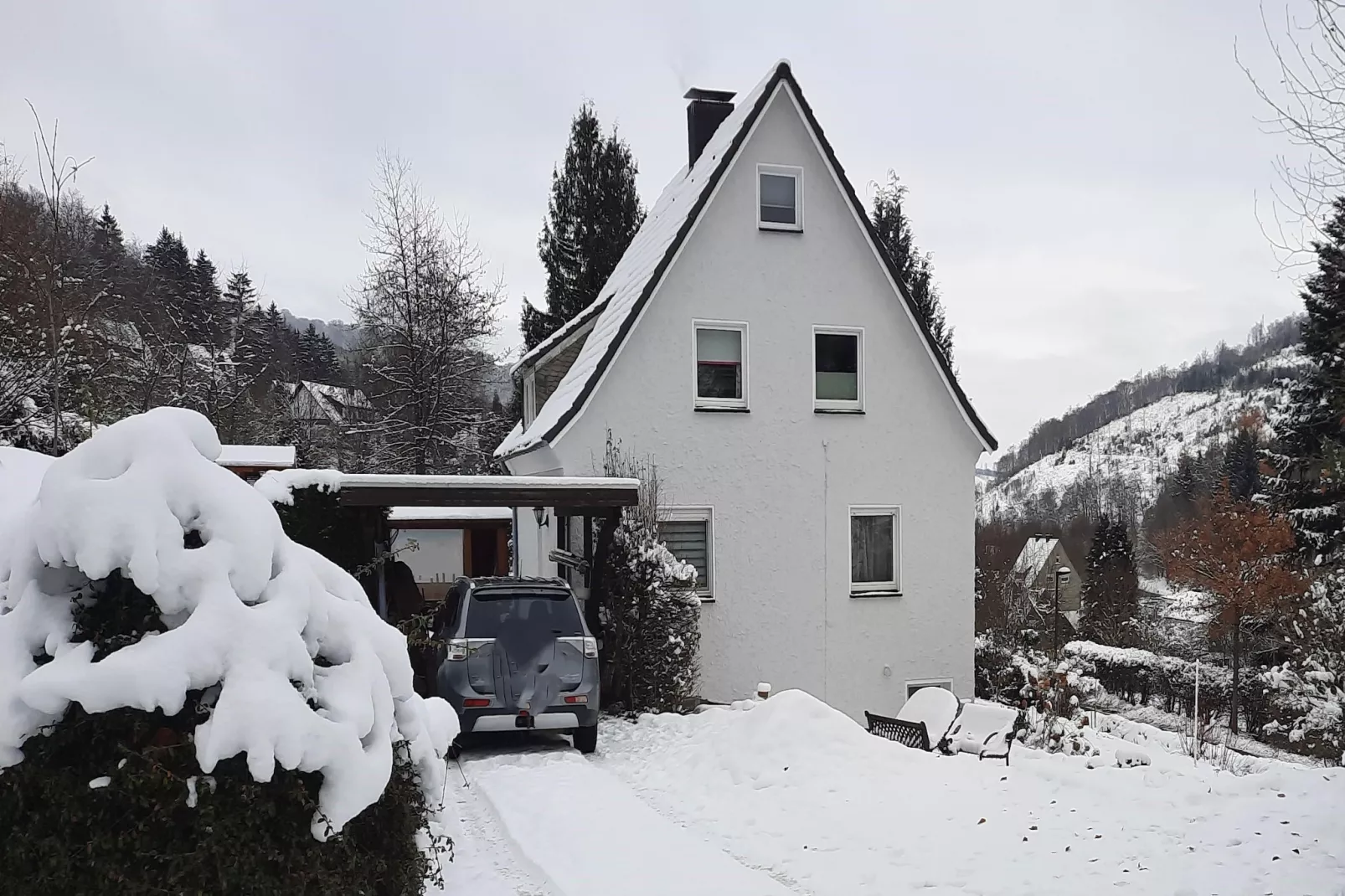 Yalet-Exterior winter