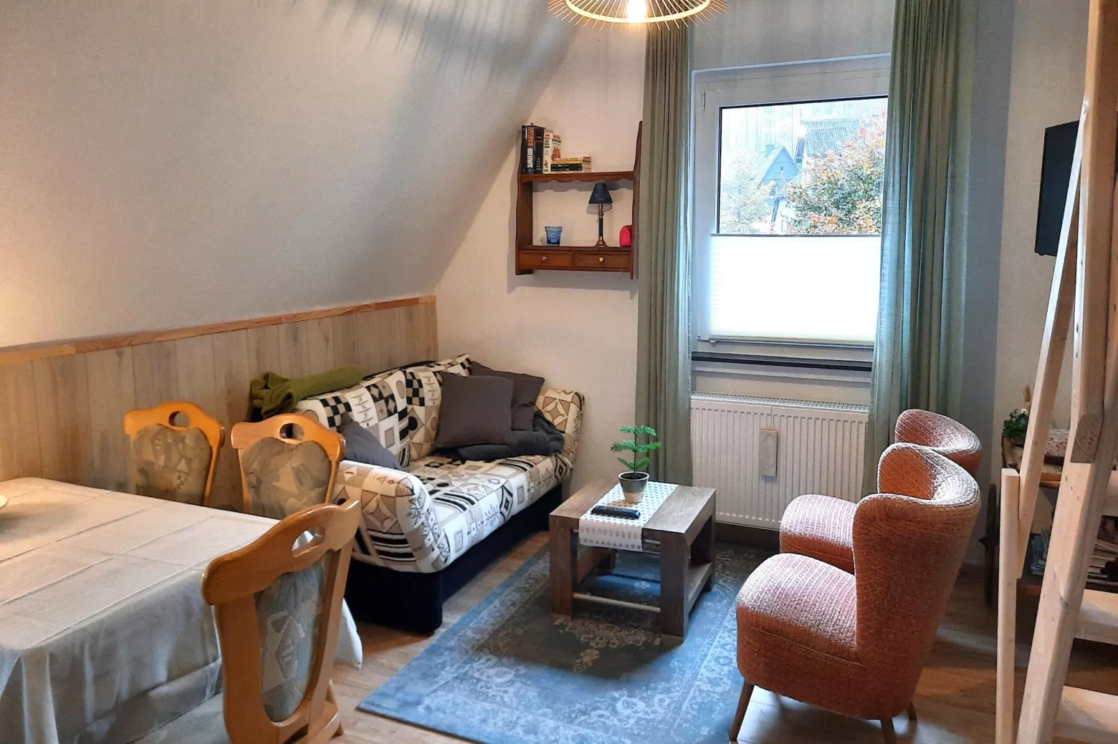 Yalet-Living room