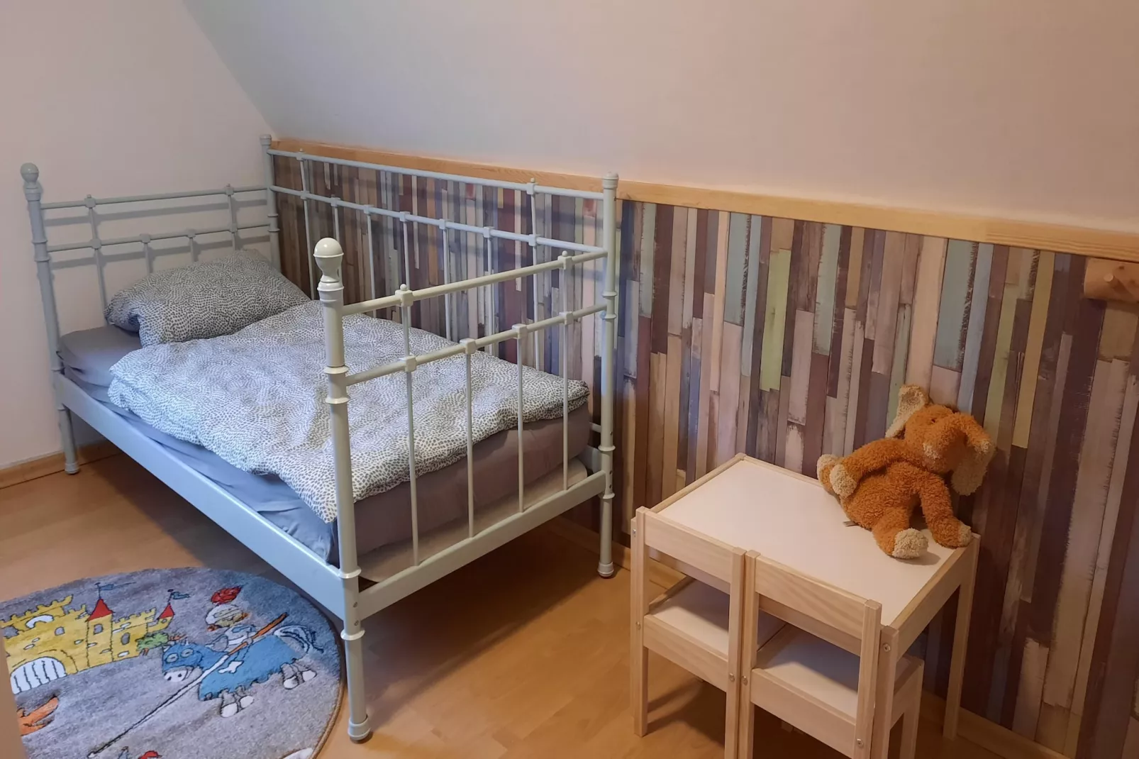 Yalet-Bedroom