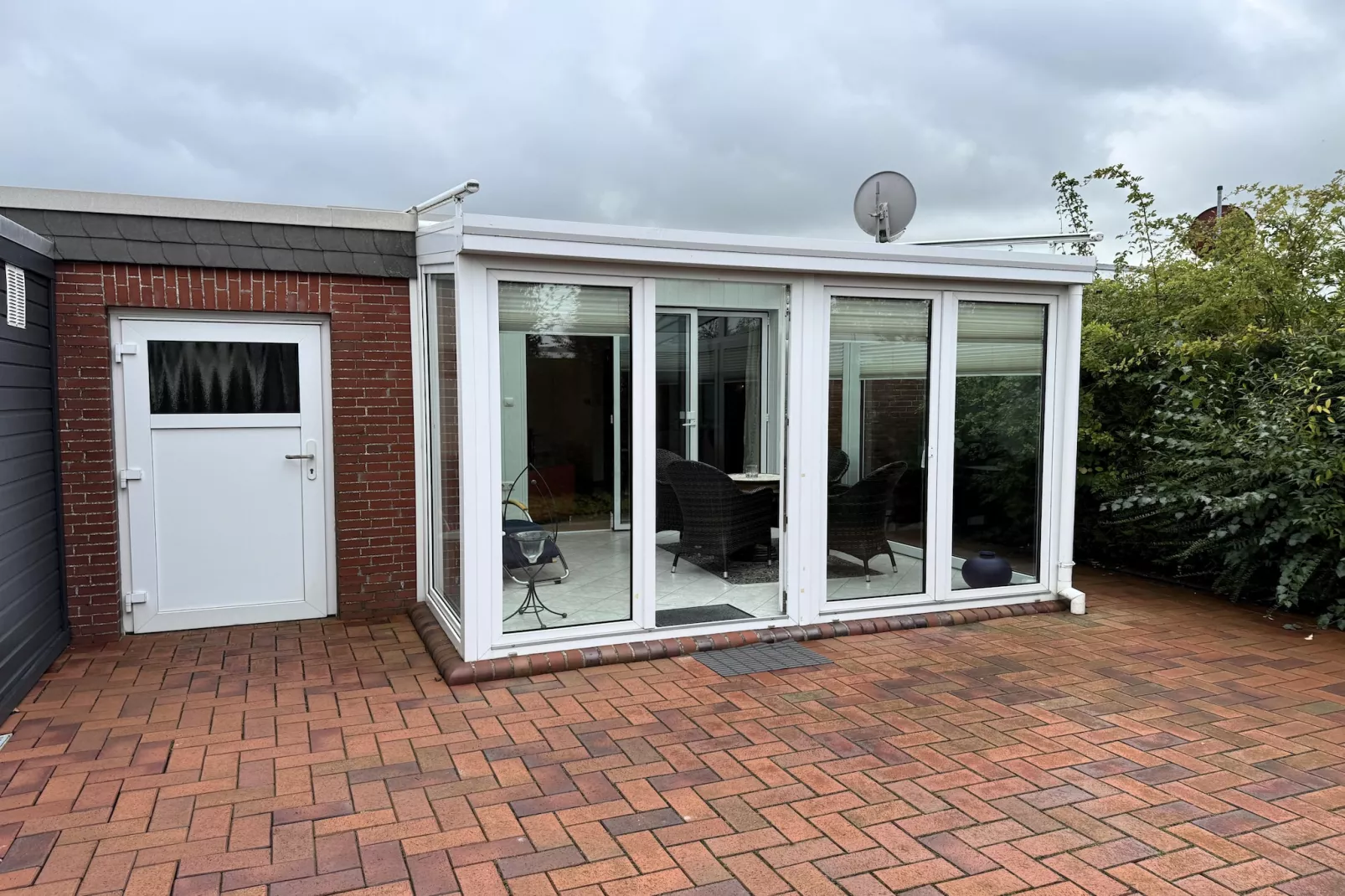Ferienbungalow in Dornumersiel-Terrace balcony