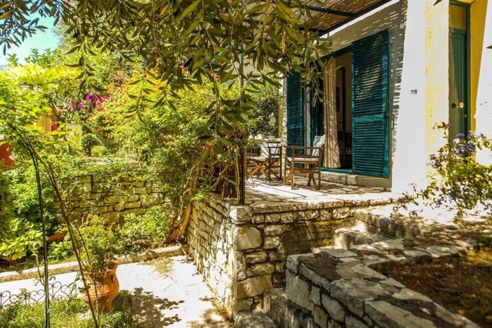 Apartments Manto, Barbati-Studio, ground floor-Gardens summer