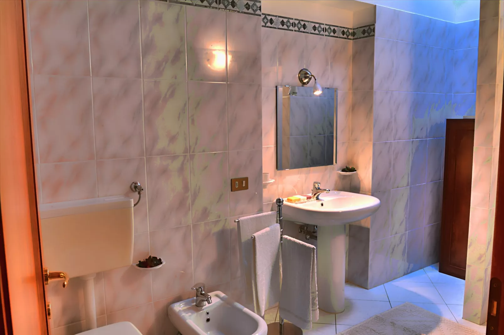 Cipresso-Bathroom