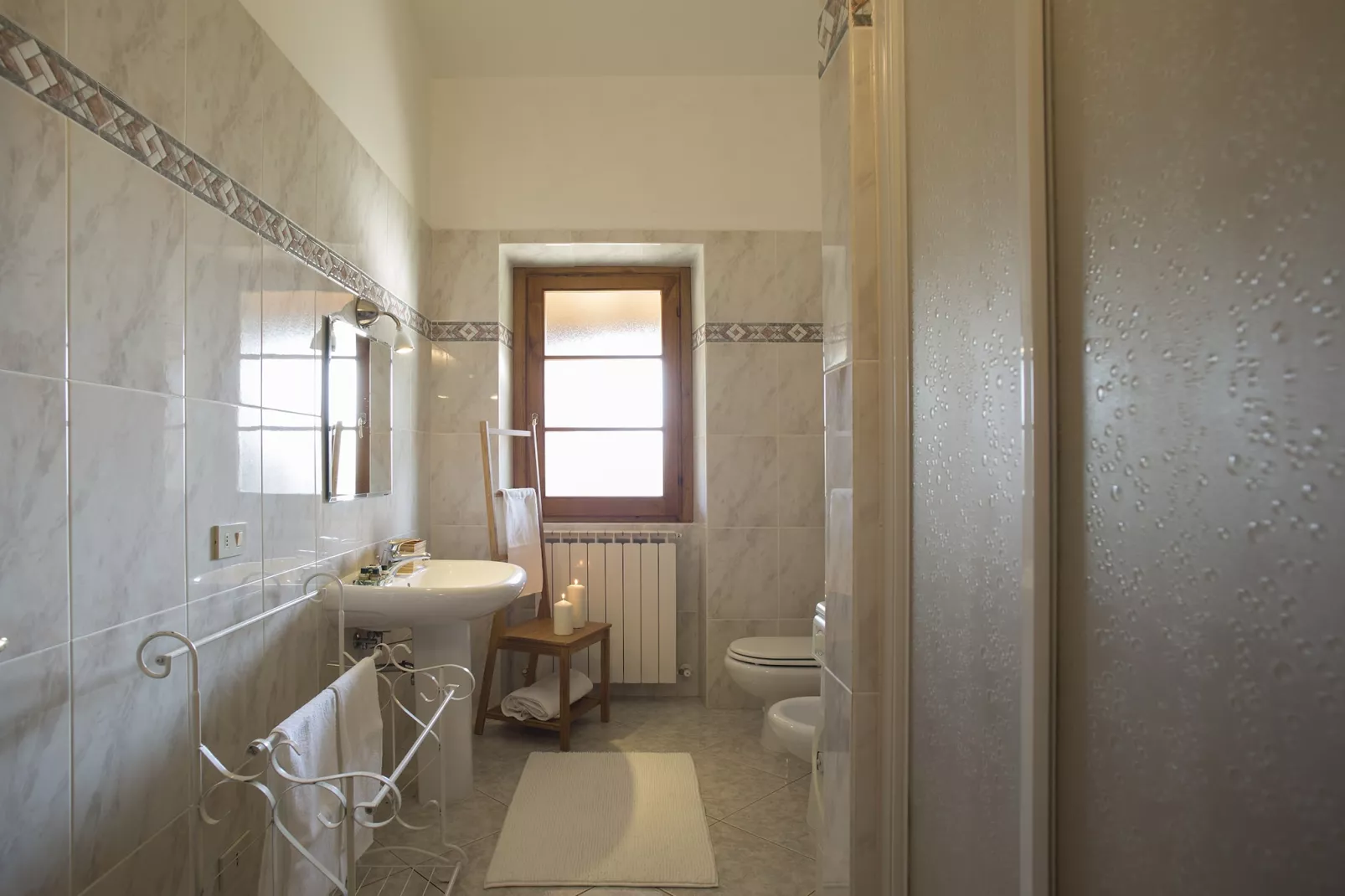 Acacia-Bathroom