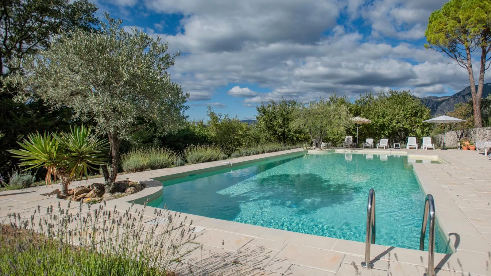 La porteuse deau-Pool