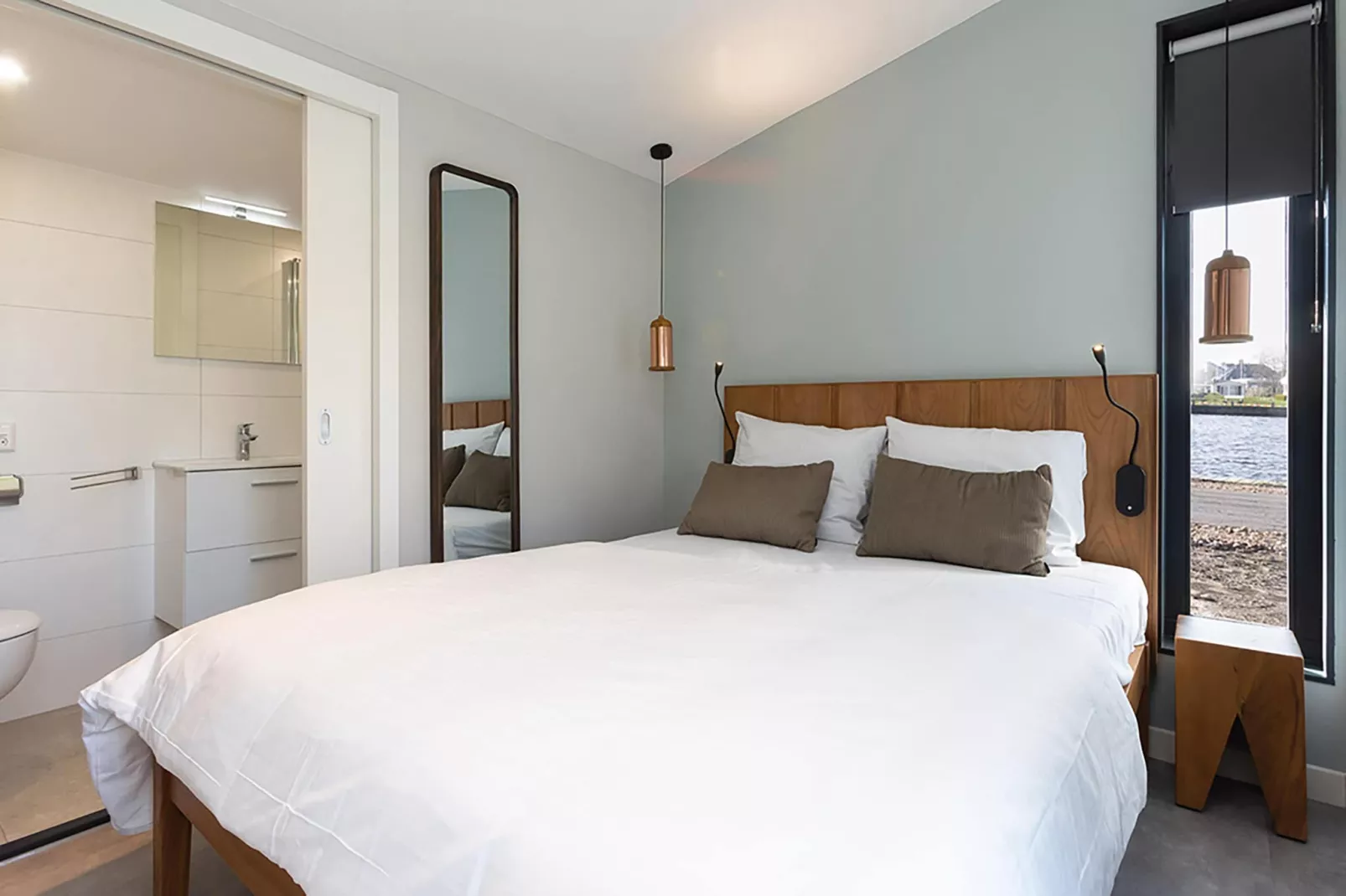 Docklodge 16-Bedroom