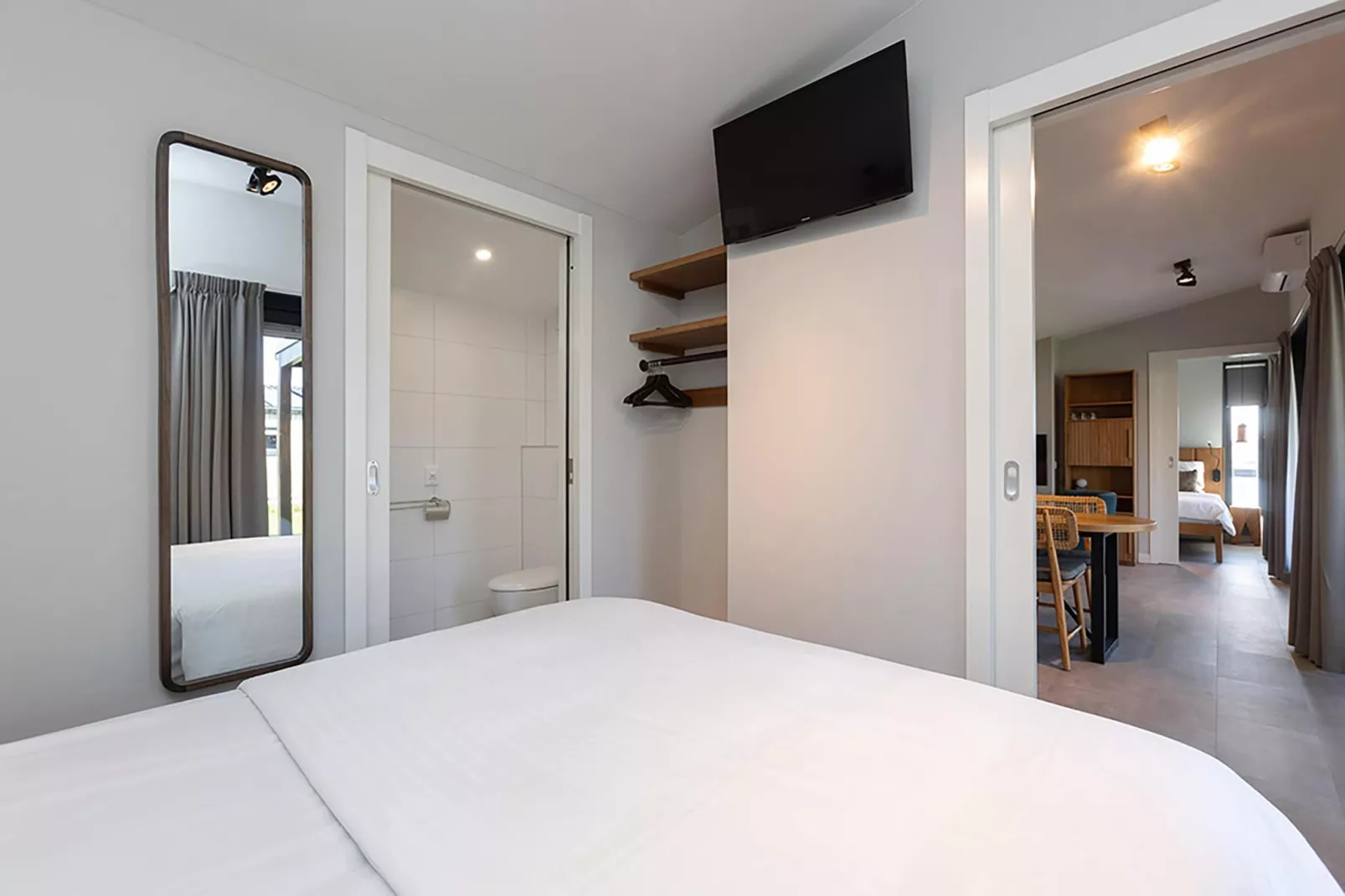 Docklodge 16-Bedroom