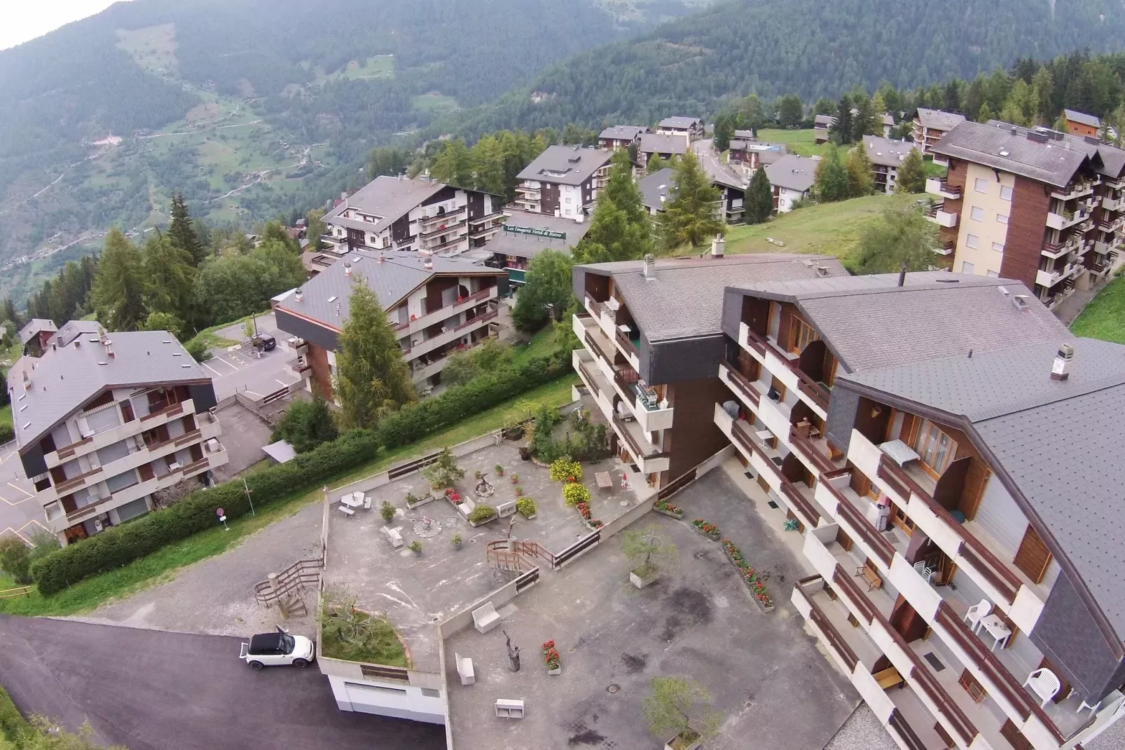 Apartment Bellevue-Außenbereich Sommer