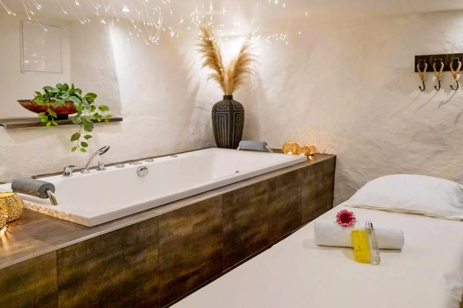 4-Star Room with Free Breakfast and Spa Bath-Indoor