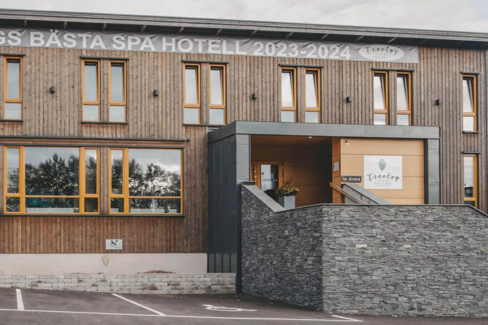 Snug hotel room with free breakfast-Outdoor