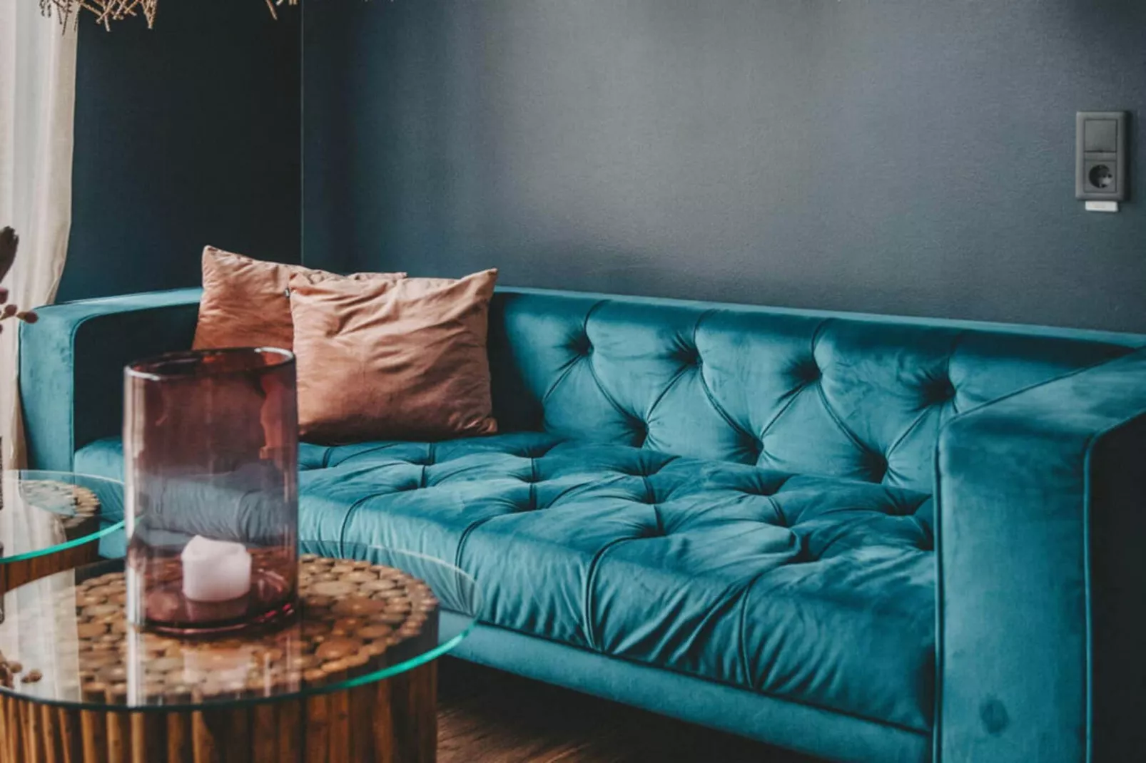 Snug hotel room with free breakfast-Indoor