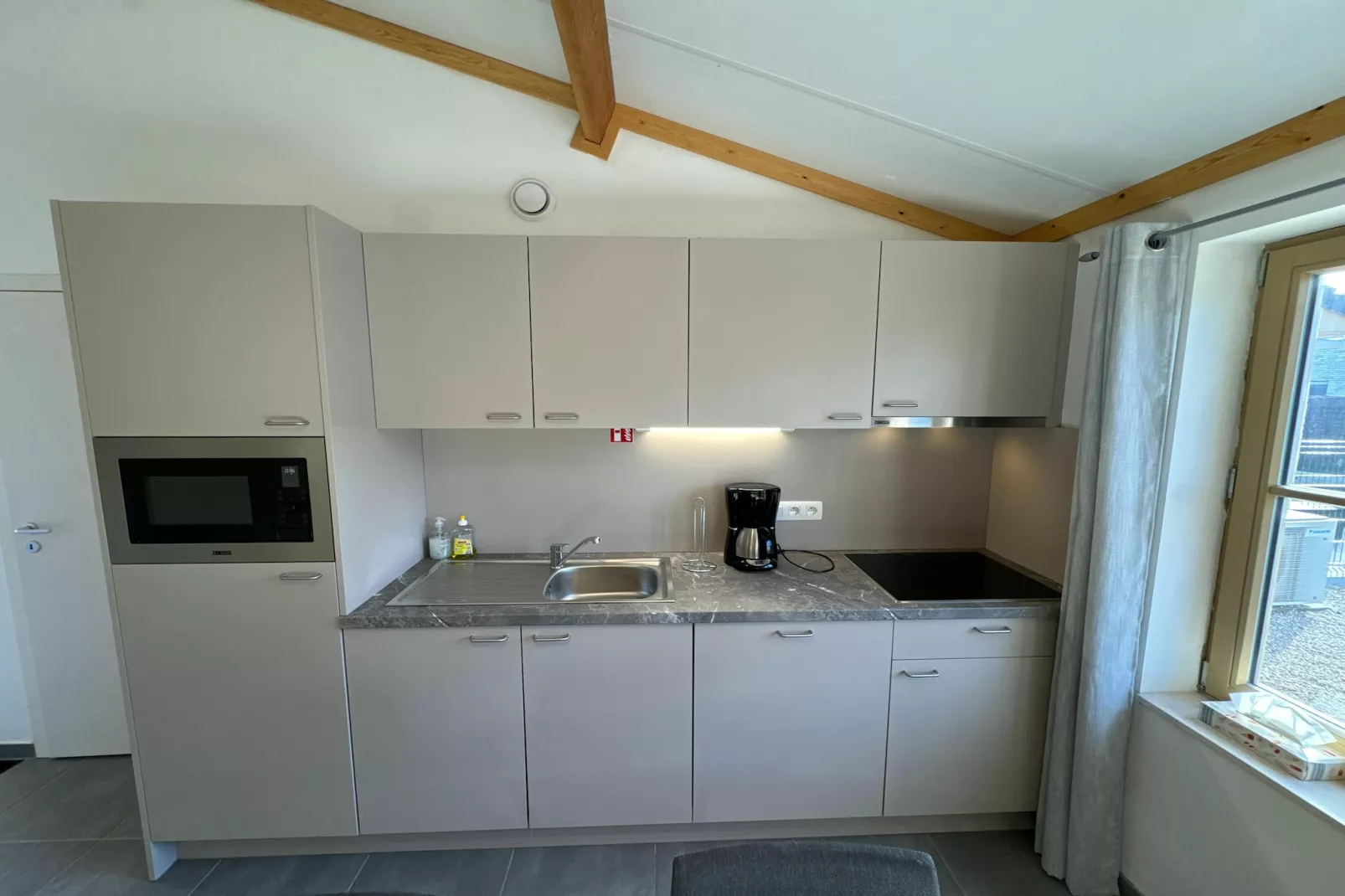 WH2 / 9-Kitchen